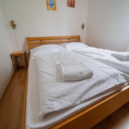 Lakeside Lipno Stay, Cleaning Included 펜션 *